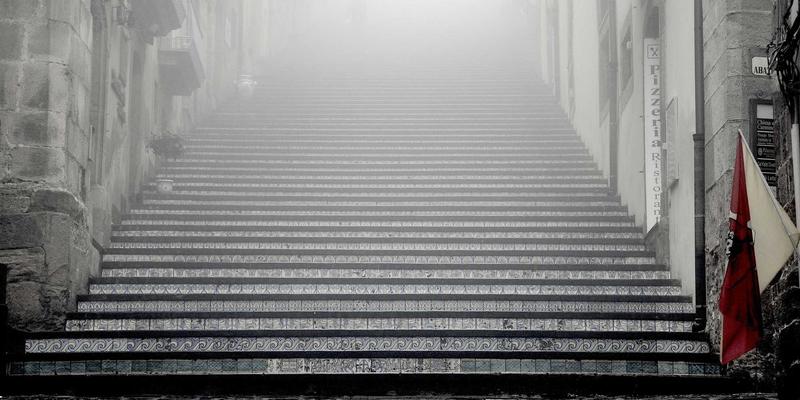 外贸风险预警：政治动荡影响评估